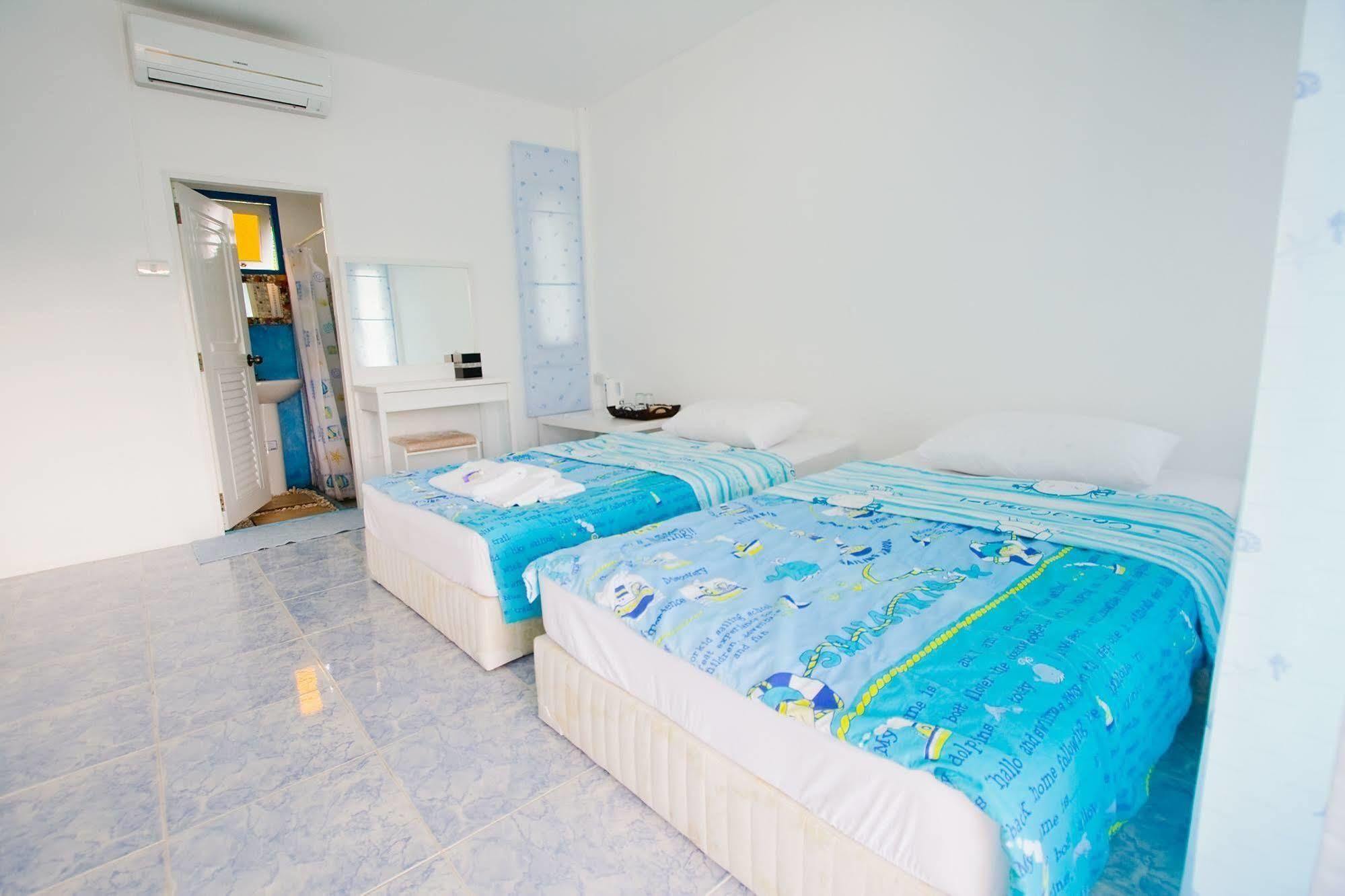 Issara Beach Resort Sichon Bagian luar foto