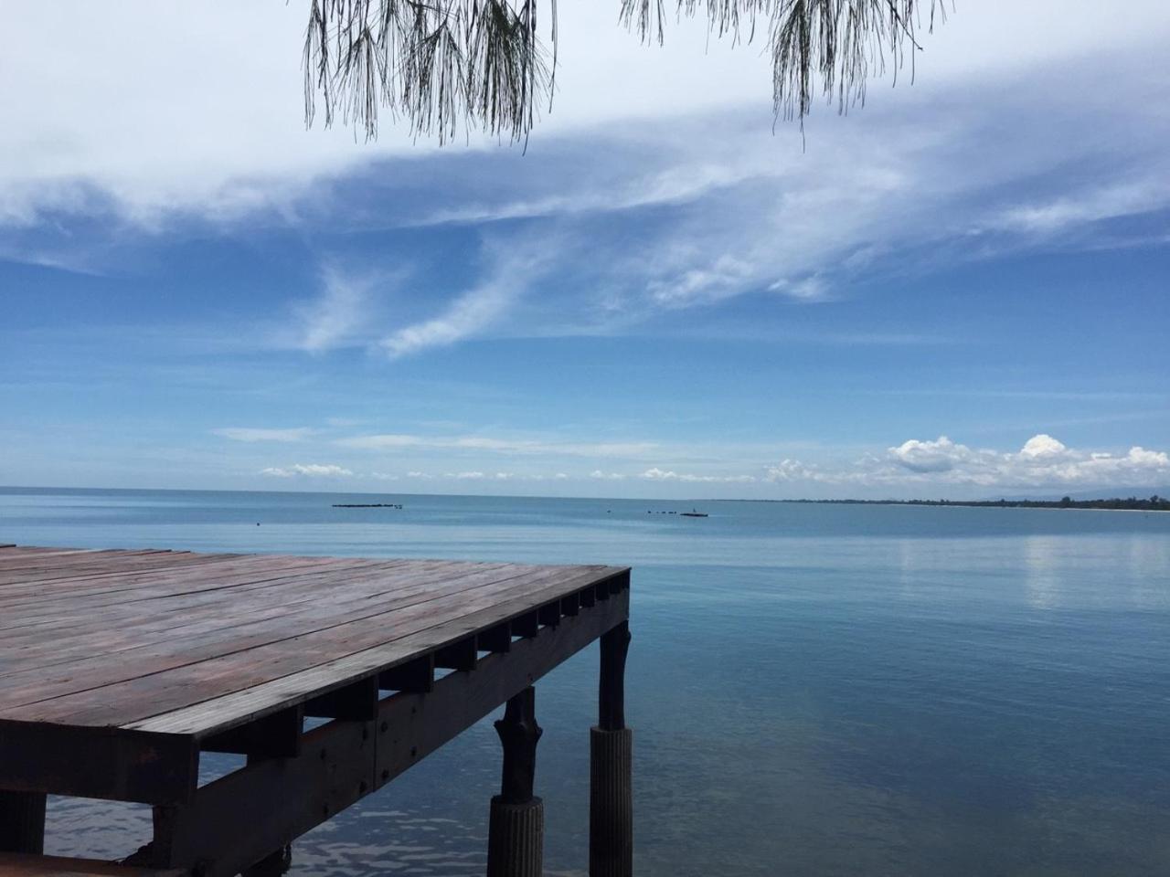 Issara Beach Resort Sichon Bagian luar foto